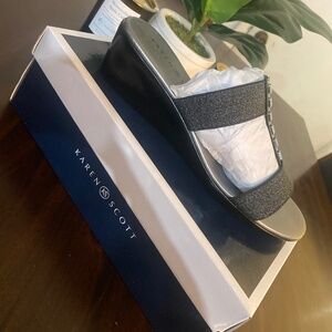 Sandals (Karen Scott)